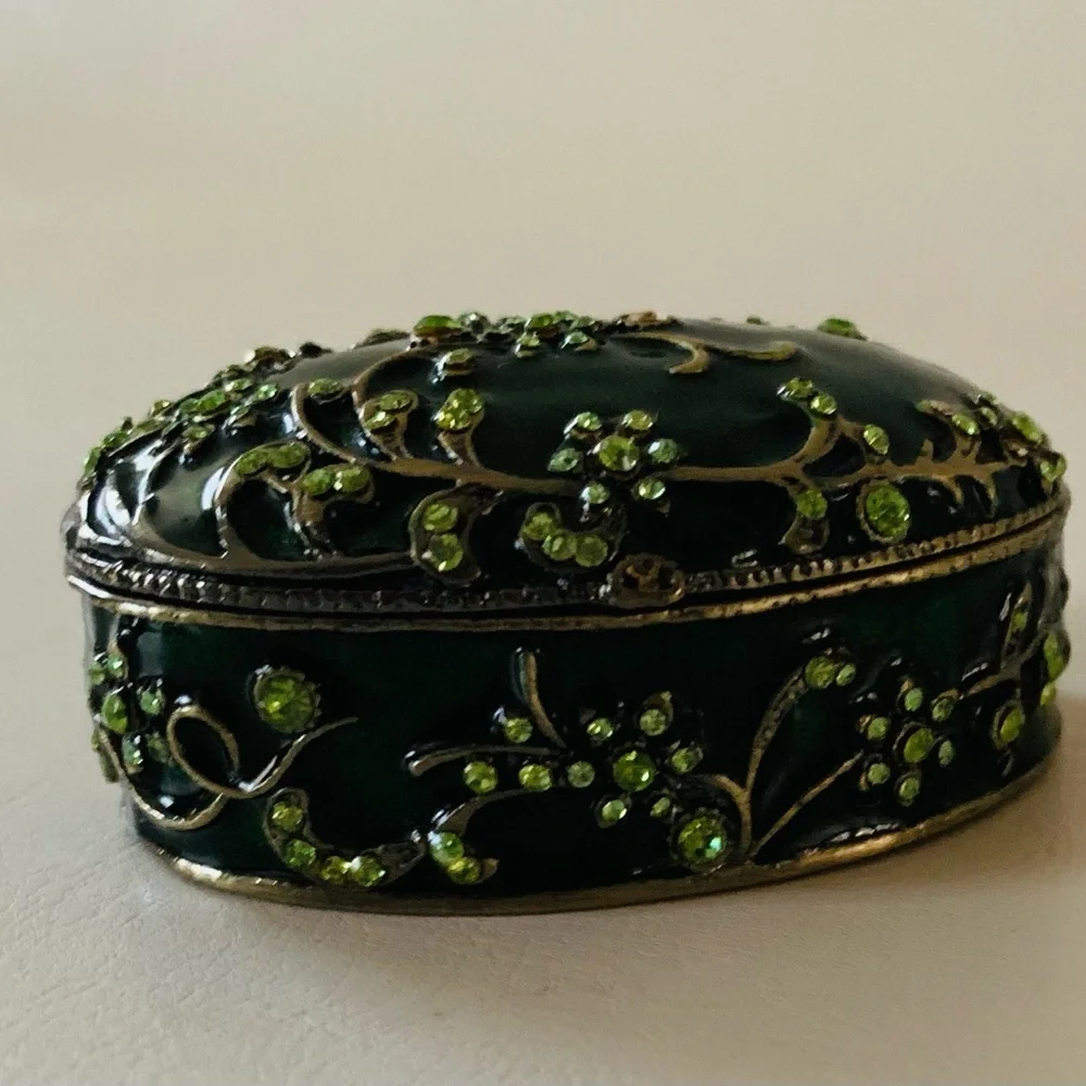 Metal jewelry box with Rhinestones